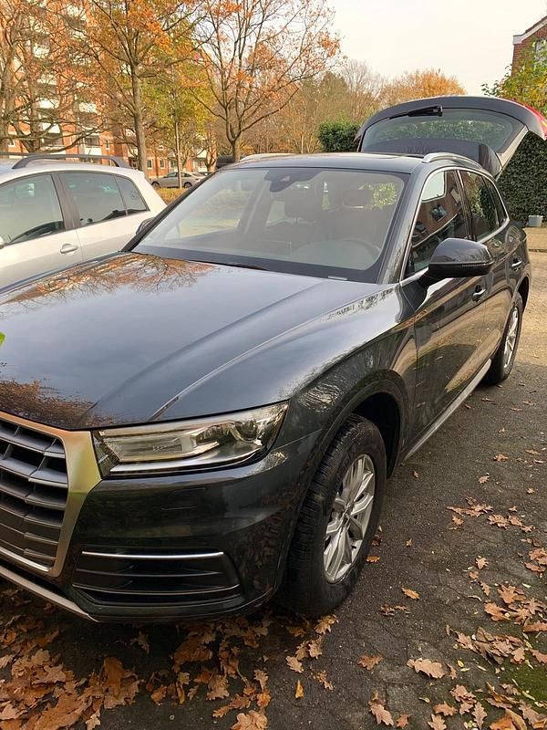 Grau Gebraucht 2019 Audi Q5 Design SUV | 26.900 € (Fairer Preis) - Bild 1/4