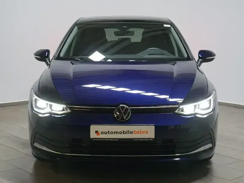 Używany VW Golf VIII Active 150 KM (110 kW) 2022 Niebieski Sedan/Limuzyna