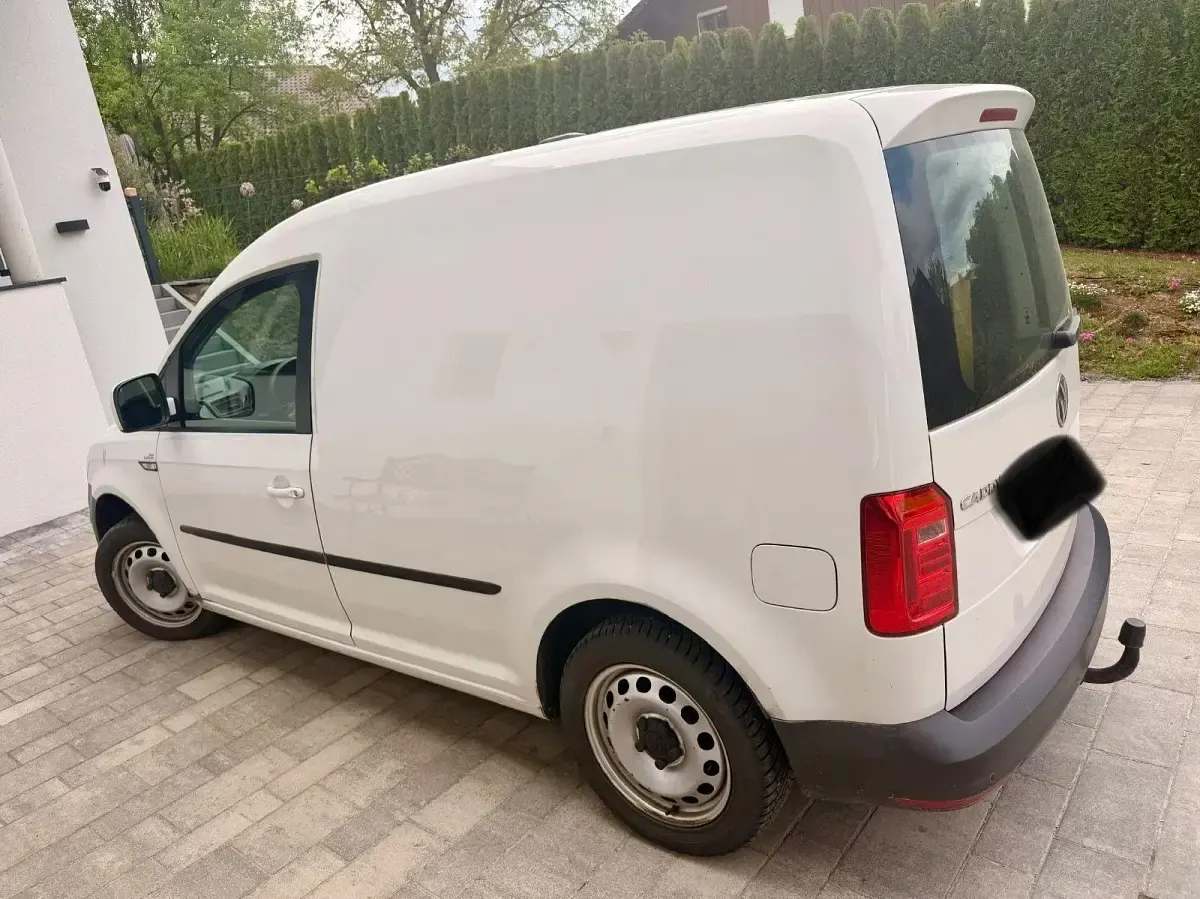 Używany VW Caddy Maxi 102 KM (75 kW) 2018 Biały Minivan