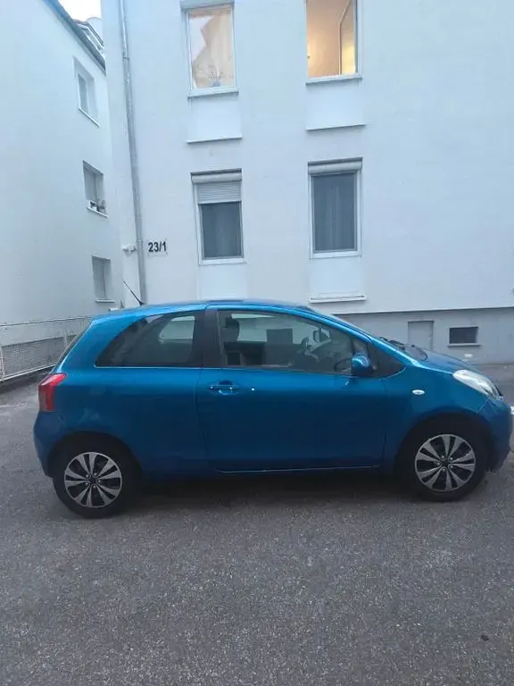 Gebraucht Toyota Yaris 69 PS (50 kW) 2006 Blau Kleinwagen