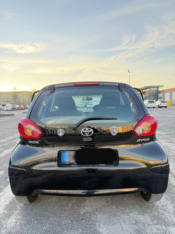 Gebraucht Toyota Aygo 68 PS (50 kW) 2006 Schwarz Kleinwagen