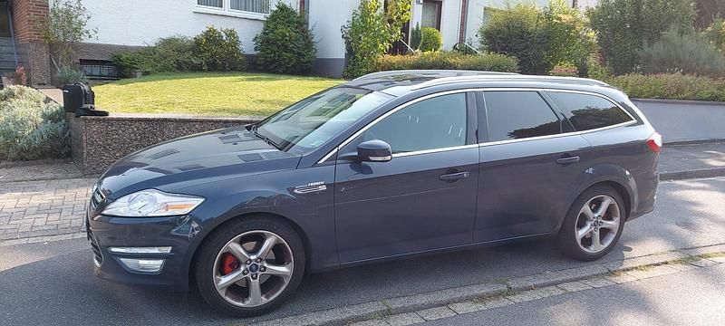Blau Gebraucht 2012 Ford Mondeo Titanium Kombi | 6.500 € (Teuer) - Bild 1/4