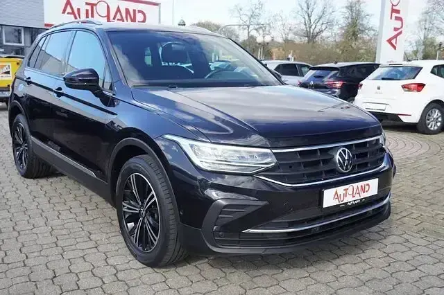 Gebraucht VW Tiguan United 150 PS (110 kW) 2021 Schwarz SUV