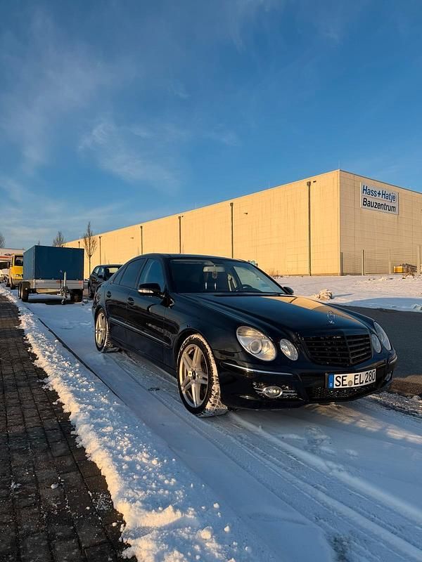 Gebraucht Mercedes E280 231 PS (169 kW) 2007 Schwarz Limousine