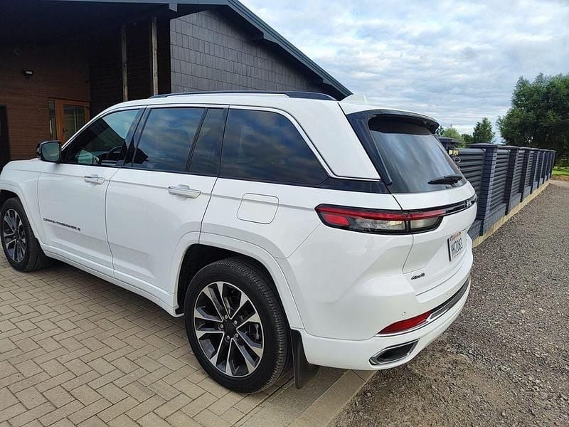 Gebraucht Jeep Grand Cherokee Overland 294 PS (216 kW) 2022 Weiß SUV