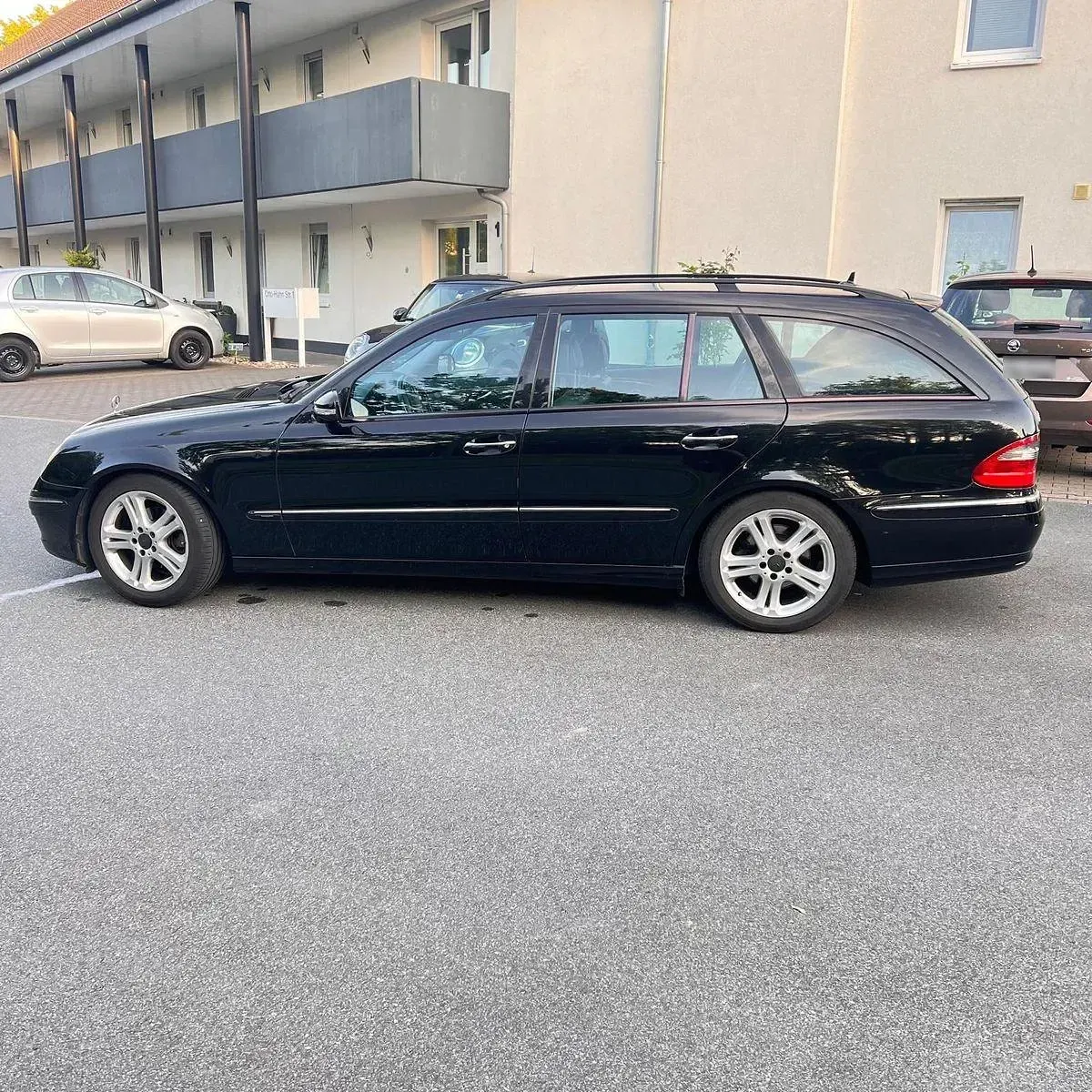 Gebraucht Mercedes E200 Avantgarde 184 PS (135 kW) 2009 Schwarz Limousine