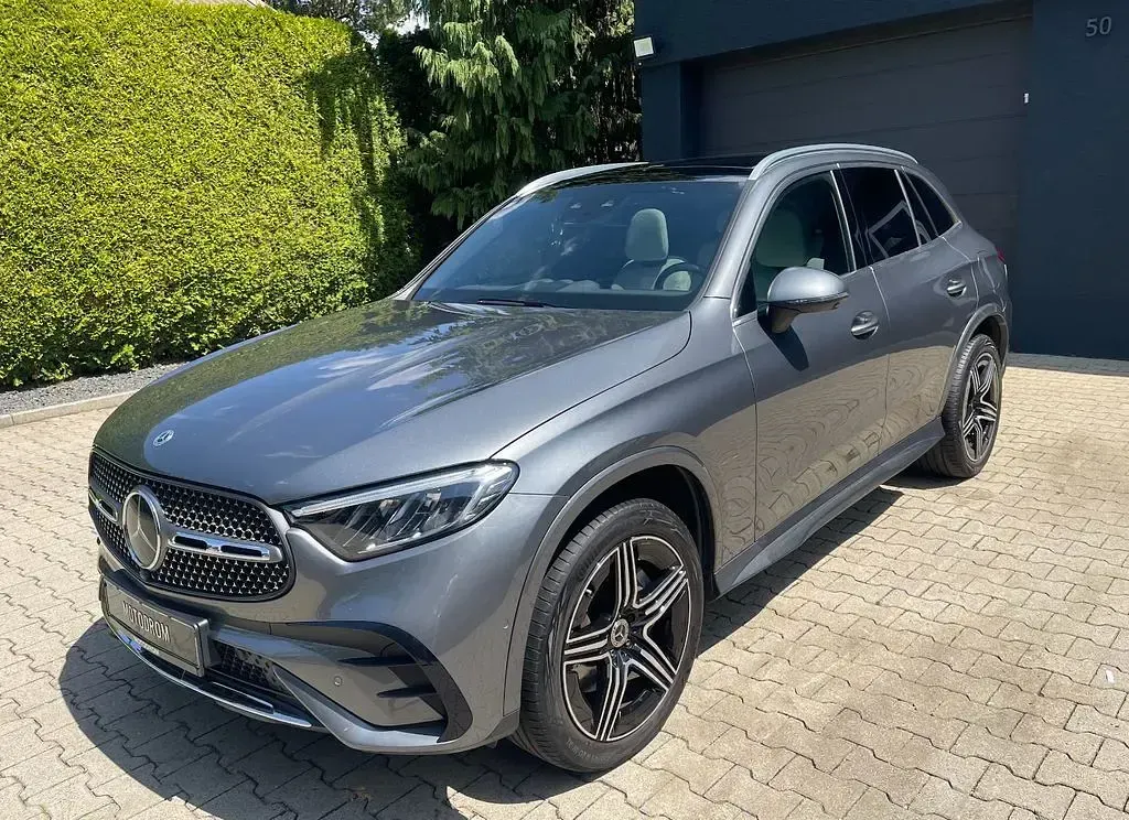 Gebraucht Mercedes GLC300e AMG line 313 PS (230 kW) 2023 Grau SUV