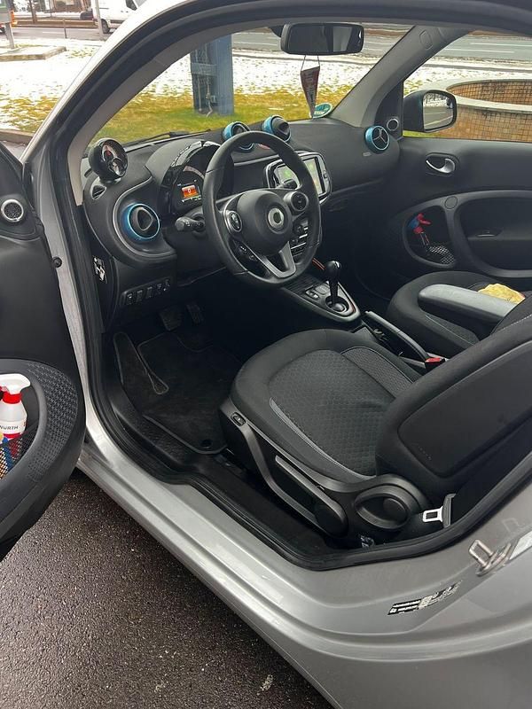 Gebraucht Smart ForTwo Coupé 60 kW (82 PS) 2021 Schwarz Coupé