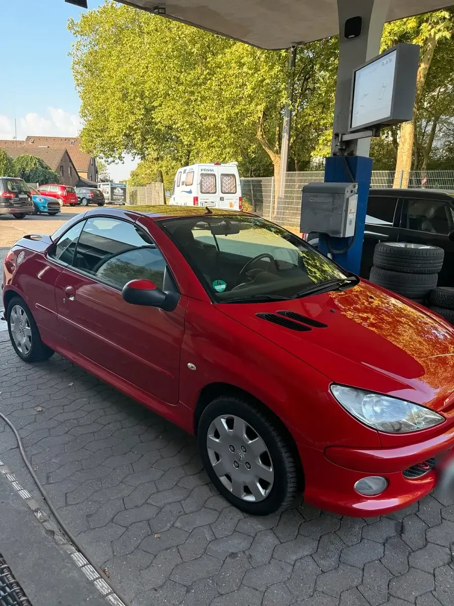 Gebraucht Peugeot 206 CC 80 PS (58 kW) 2006 Rot Cabrio