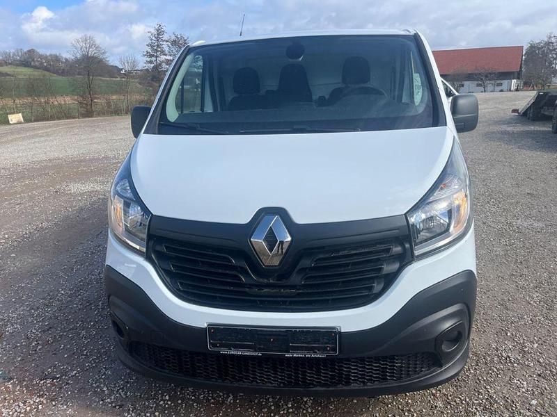 Gebraucht Renault Trafic Komfort 121 PS (88 kW) 2019 Weiß Van / Kleinbus