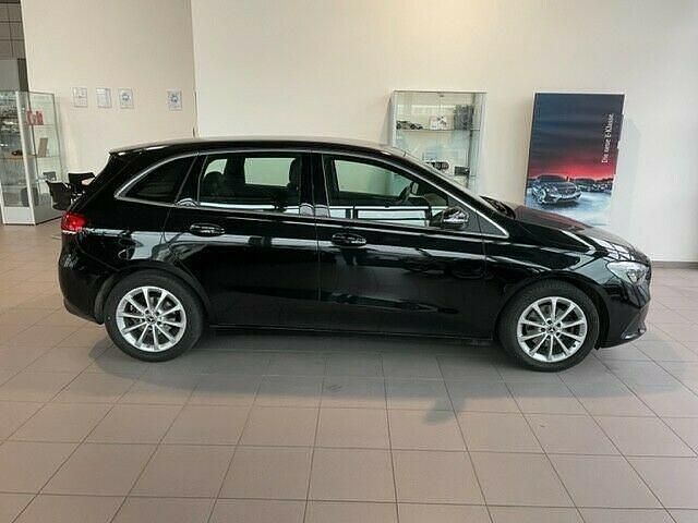 Gebraucht Mercedes B180 Progressive 116 PS (85 kW) 2019 Schwarz metallic Kleinwagen