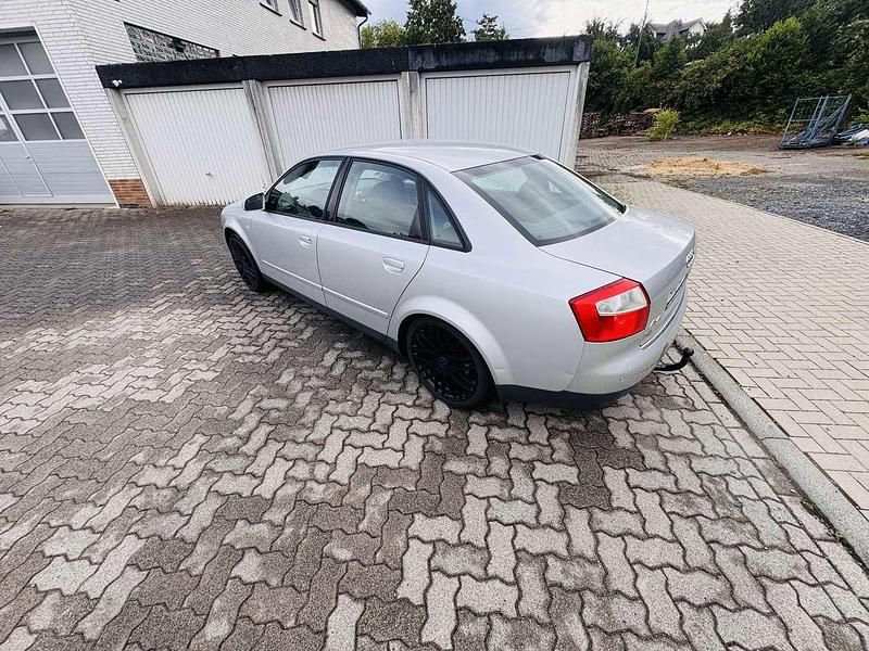 Second-hand Audi A4 131 CP (96 kW) 2003 Gri Berlinǎ