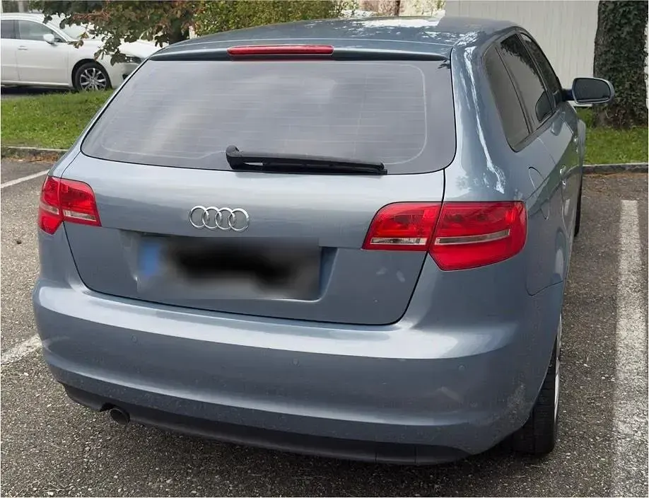 Gebraucht Audi A3 Sportback 105 PS (77 kW) 2010 Blau Kleinwagen