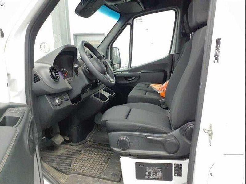 Gebraucht Mercedes Sprinter 170 PS (125 kW) 2023 Arktikweiß Van