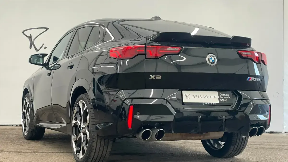 Gebraucht BMW X2 Efficient Dynamics 301 PS (221 kW) 2025 Saphirschwarz metallic SUV