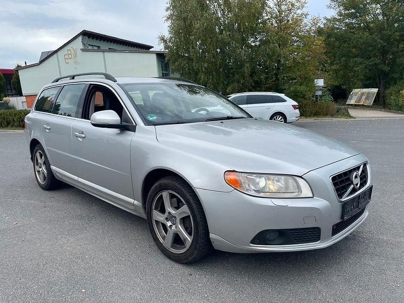 Gebraucht Volvo V70 163 PS (119 kW) 2012 Silber Kombi