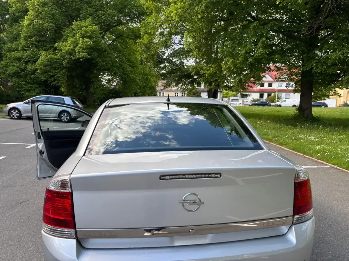 Gebraucht Opel Vectra 155 PS (114 kW) 2004 Silber Limousine
