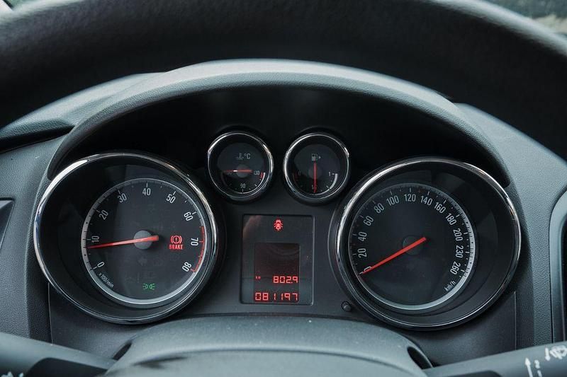 Gebraucht Opel Astra Edition 87 PS (63 kW) 2011 Blau Limousine