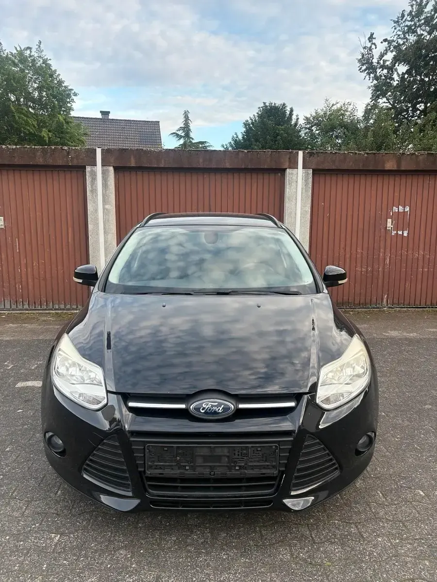 Gebraucht Ford Focus 150 PS (110 kW) 2011 Schwarz Kombi