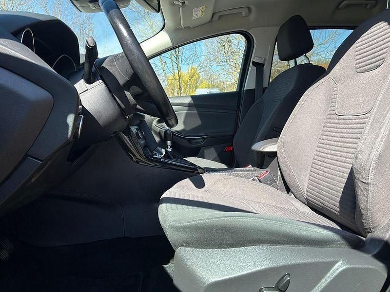 Gebraucht Ford Focus Titanium 150 PS (110 kW) 2018 Rot Limousine