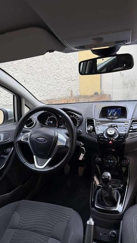 Gebraucht Ford Fiesta Ambiente 75 PS (55 kW) 2013 Kleinwagen