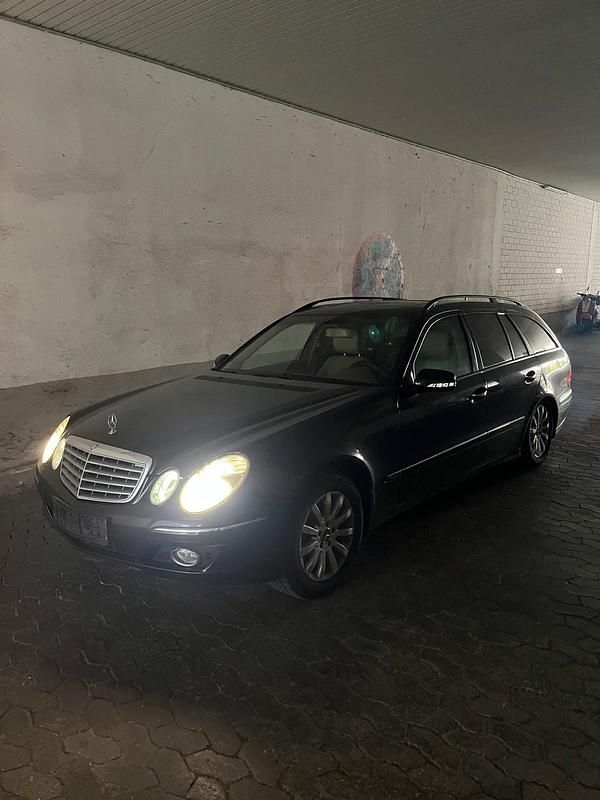 Gebraucht Mercedes E220 Elegance 170 PS (125 kW) 2007 Schwarz Kombi