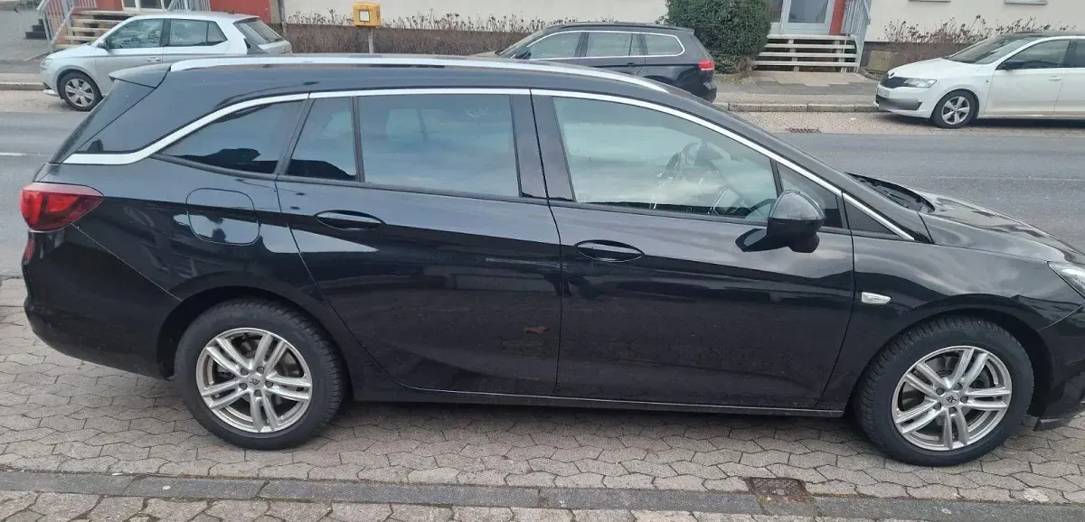 Gebraucht Opel Astra 136 PS (100 kW) 2019 Schwarz Kombi