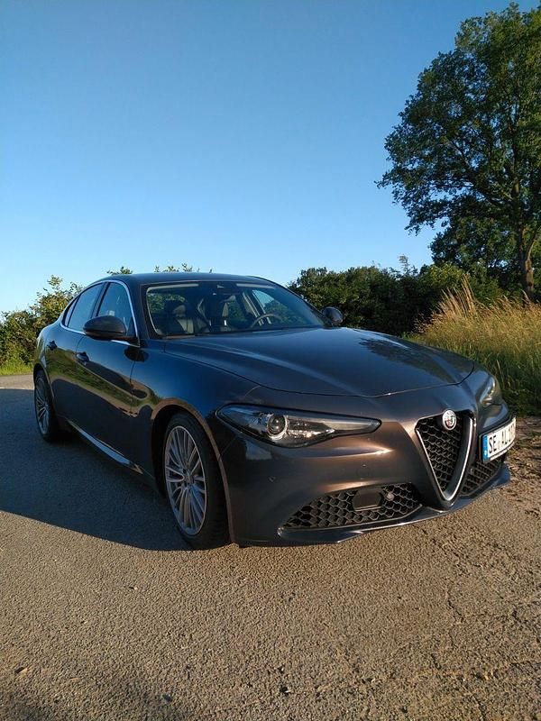 Gebraucht 2016 Alfa Romeo Giulia Super Limousine | 13.990 € (Guter Preis) - Bild 1/4