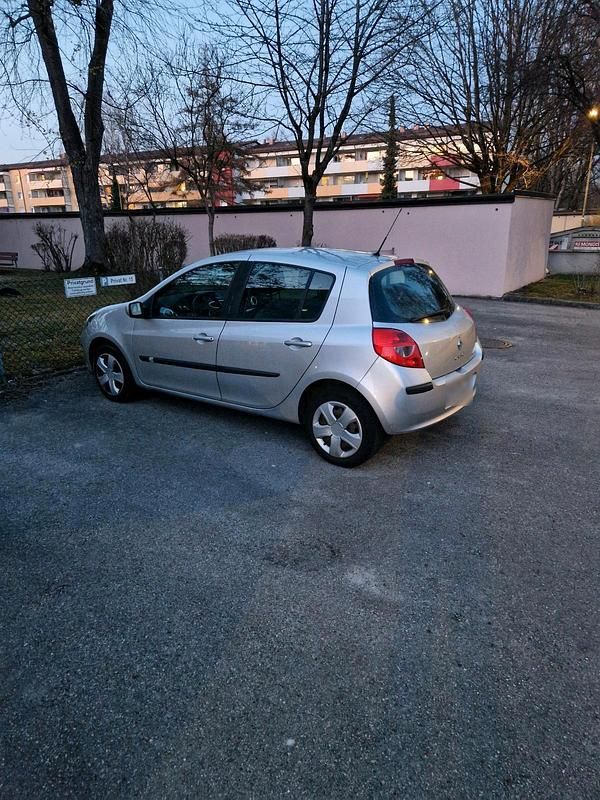 Gebraucht Renault Clio II 75 PS (55 kW) 2006 Grau Limousine