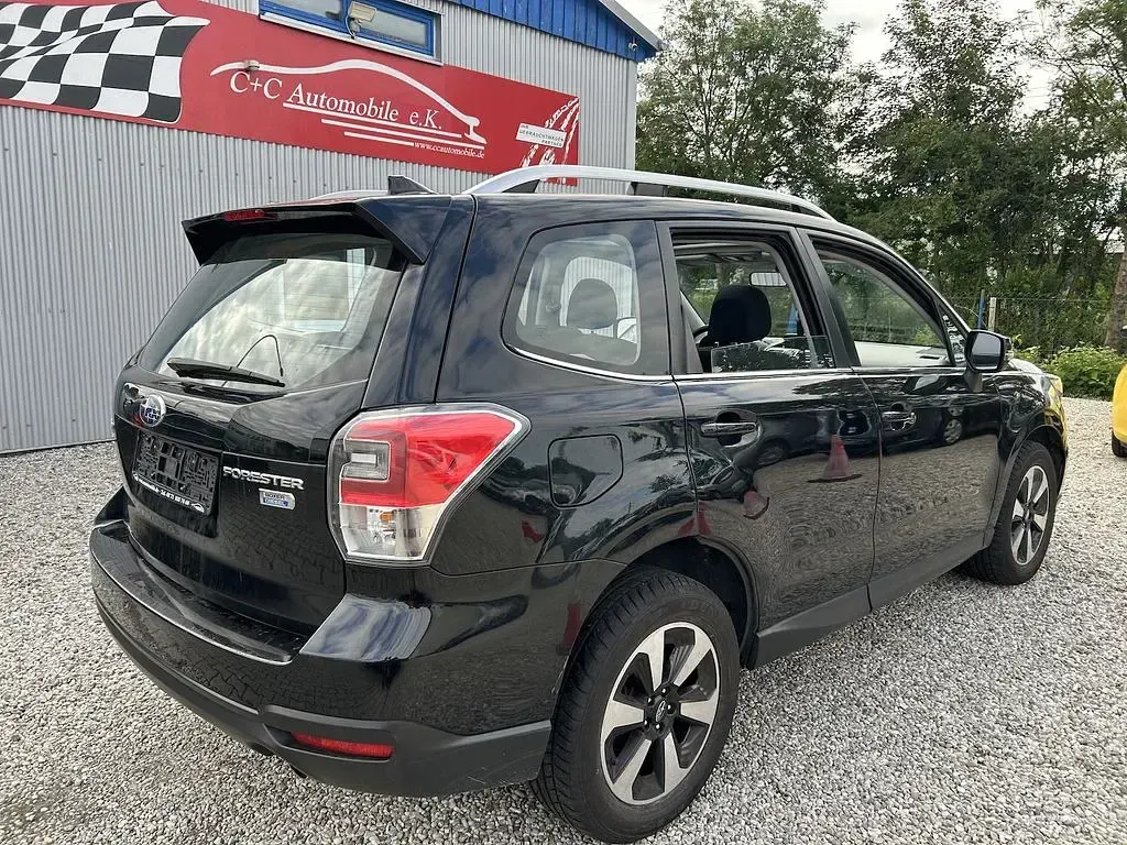 Gebraucht Subaru Forester Exclusive+ 147 PS (108 kW) 2016 Crystal black silica SUV