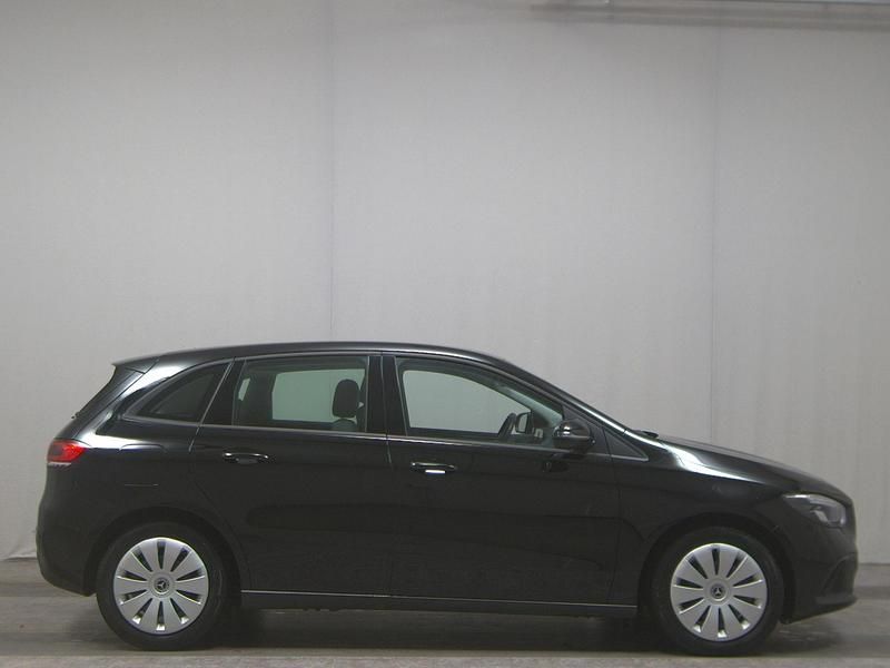 Nachtschwarz Gebraucht 2022 Mercedes B250e Van / Kleinbus | 21.680 € (Superpreis) - Bild 1/4