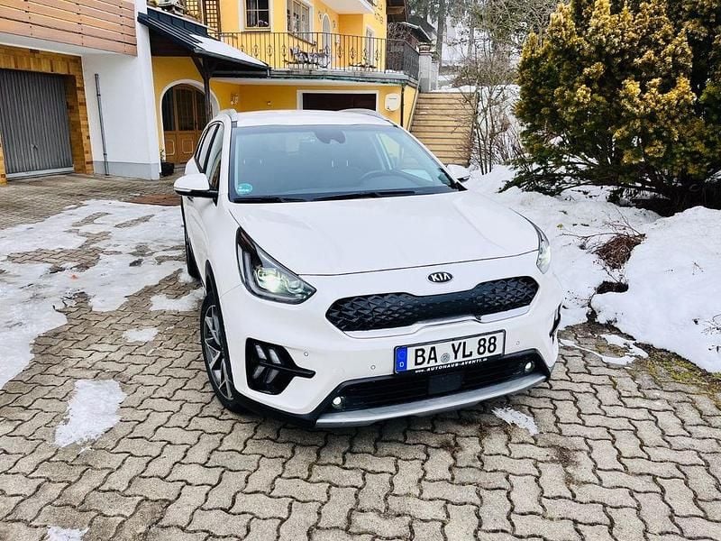 Gebraucht Kia Niro Vision 141 PS (103 kW) 2021 Weiß SUV