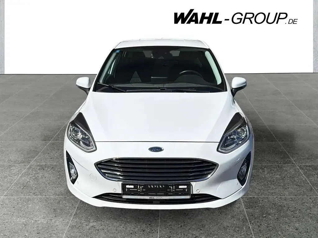 Gebraucht Ford Fiesta Titanium 101 PS (74 kW) 2018 Weiß Kleinwagen