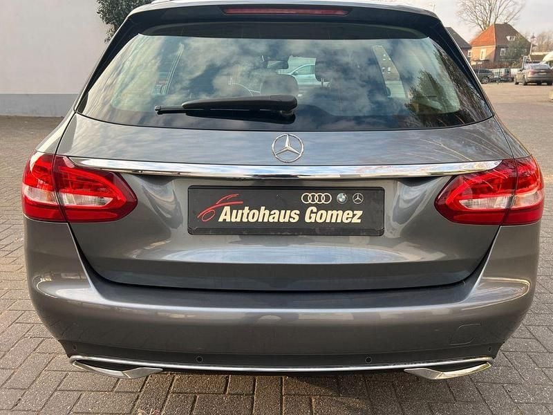 Gebraucht Mercedes C220 194 PS (142 kW) 2019 Grau Kombi