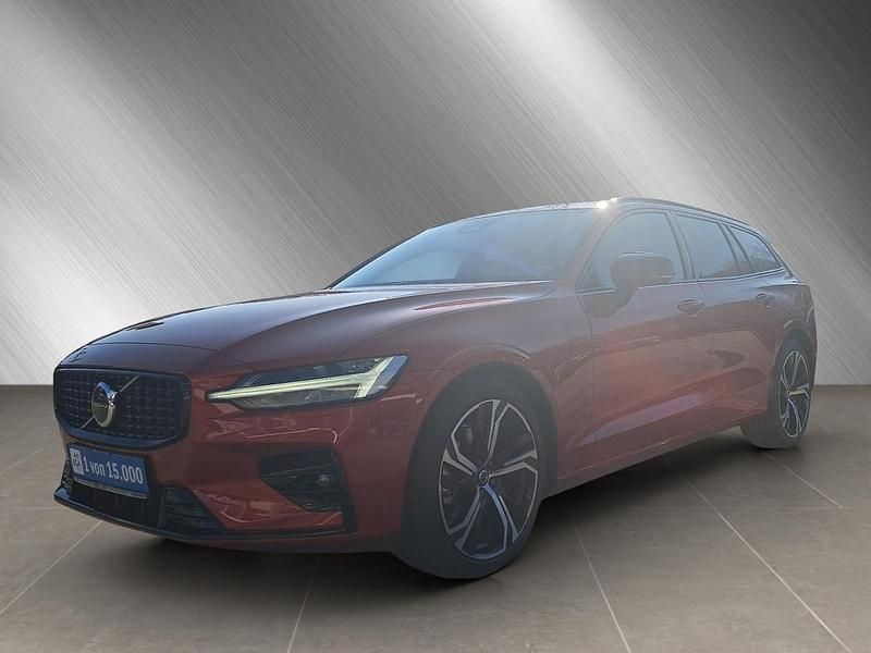 Gebraucht Volvo V60 Plus 197 PS (144 kW) 2024 Rot metallic Kombi