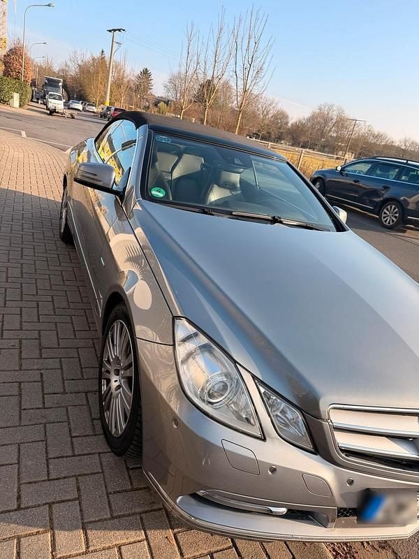 Gebraucht Mercedes E220 170 PS (125 kW) 2011 Grau Cabrio