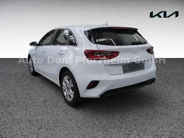 Usata Kia Ceed Comfort 140 CV (102 kW) 2025 Bianco Utilitaria