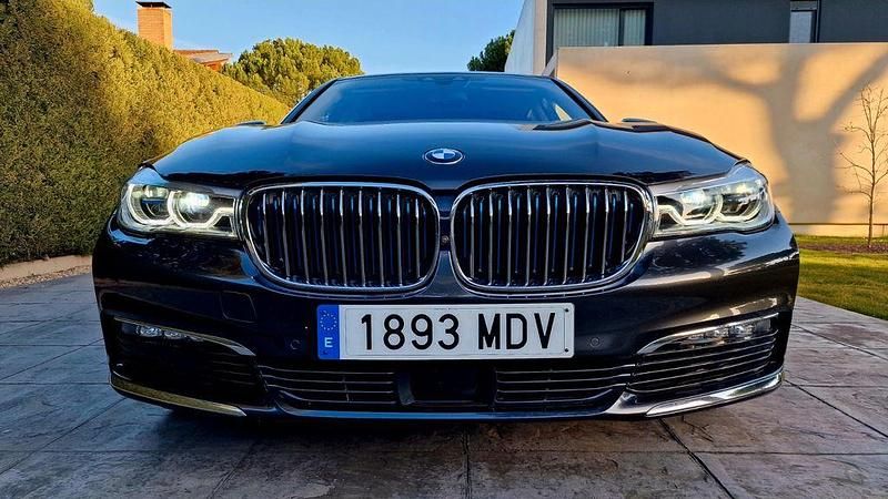 Schwarz Gebraucht 2018 BMW 740 iPerformance Limousine | 39.950 € (Teuer) - Bild 1/4