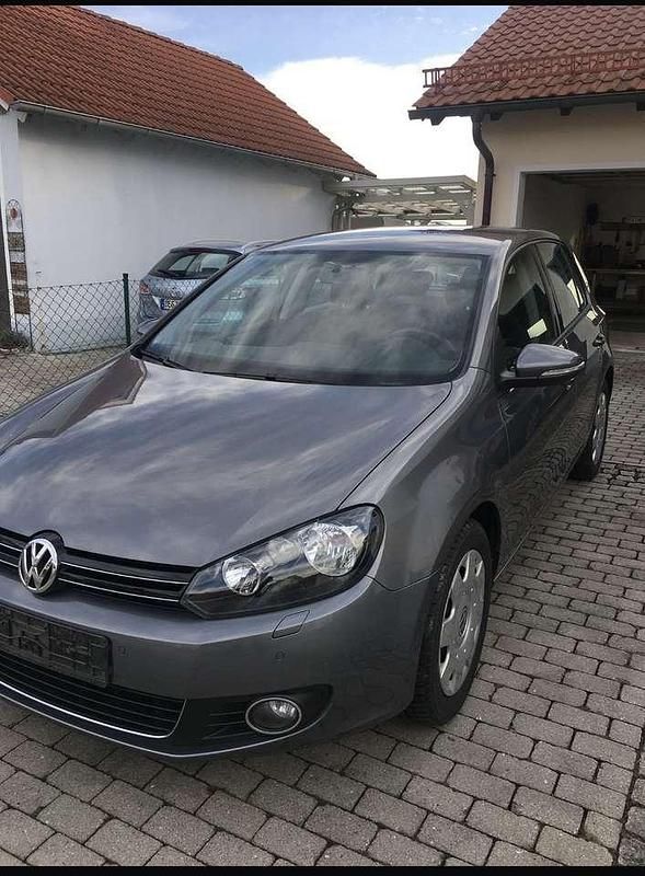 Grau Gebraucht 2011 VW Golf VI Highline Kleinwagen | 5.950 € (Fairer Preis) - Bild 1/4