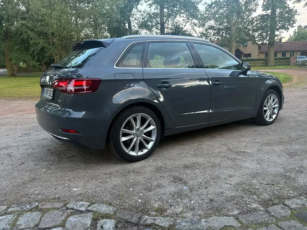 Gebraucht Audi A3 150 PS (110 kW) 2017 Grau Limousine