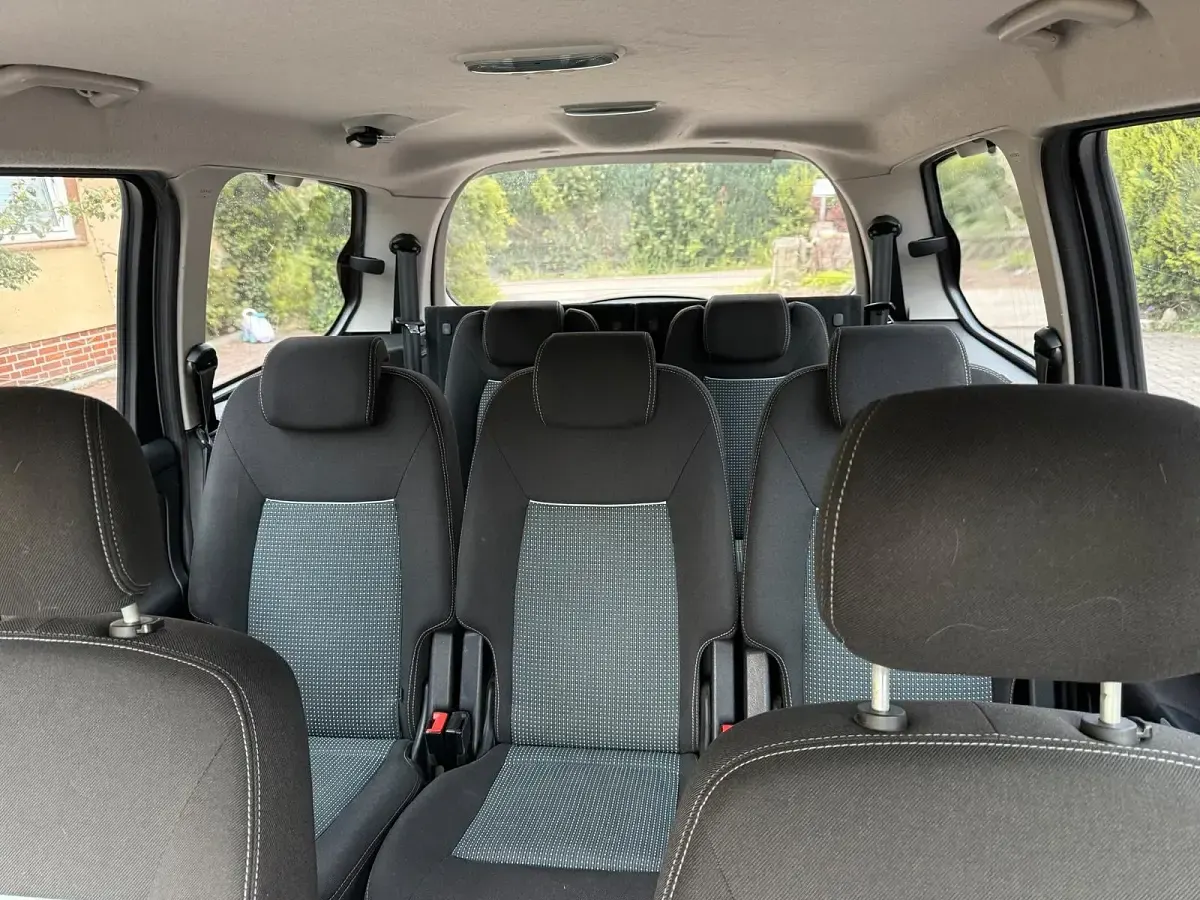 Gebraucht Ford Galaxy 140 PS (102 kW) 2010 Silber Van / Kleinbus