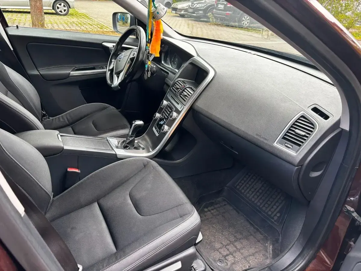 Gebraucht Volvo XC60 Momentum 181 PS (133 kW) 2014 Braun SUV