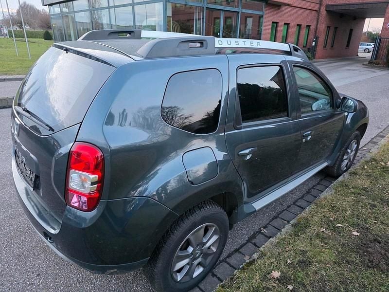 Gebraucht Dacia Duster Basis 105 PS (77 kW) 2017 Grau SUV