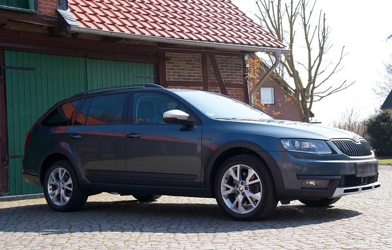Gebraucht Skoda Octavia Scout 184 PS (135 kW) 2014 Grau Kombi