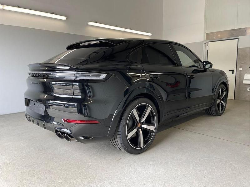 Gebraucht Porsche Cayenne GTS 500 PS (367 kW) 2024 Schwarz SUV