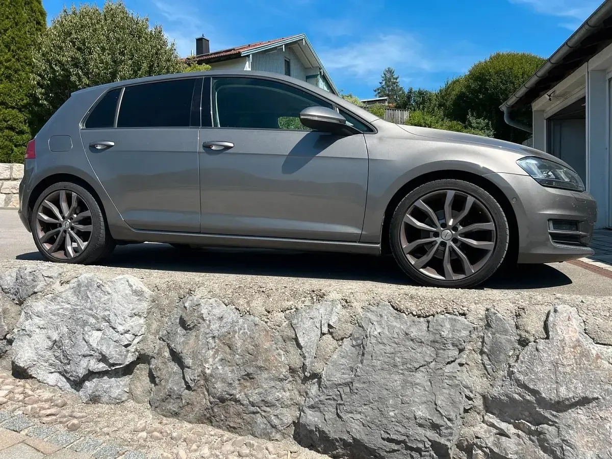 Gebraucht VW Golf VII Highline 140 PS (102 kW) 2013 Grau Limousine