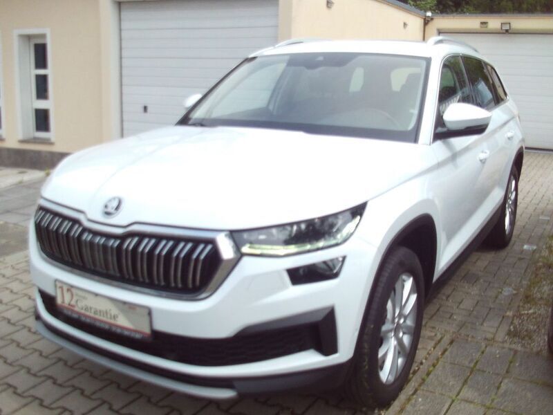 Weiß Gebraucht 2022 Skoda Kodiaq Style SUV | 32.500 € (Guter Preis) - Bild 1/4