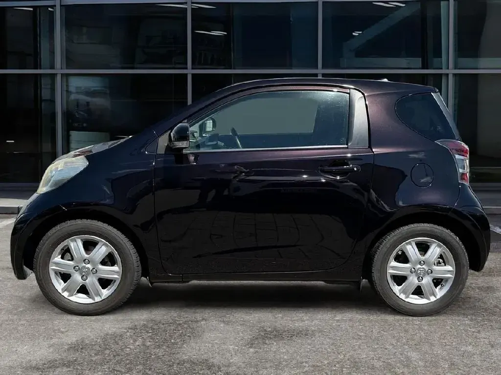 Gebraucht Toyota iQ 68 PS (50 kW) 2010 Schwarz Kleinwagen