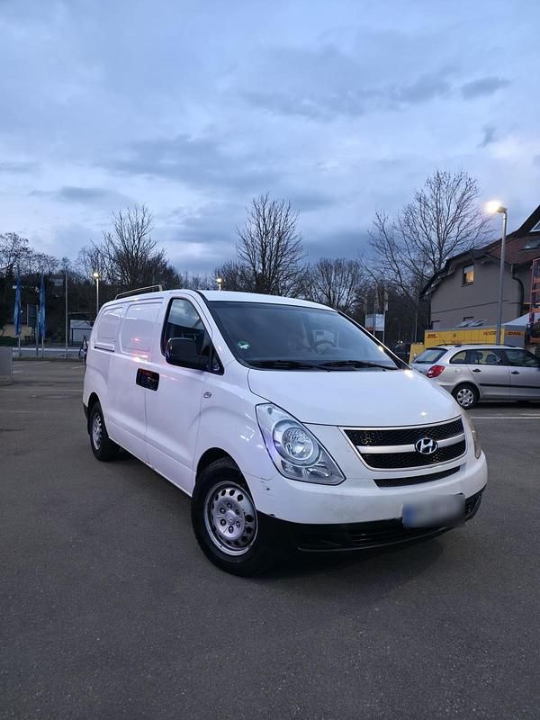 Gebraucht Hyundai H-1 2018 Weiß Van / Kleinbus