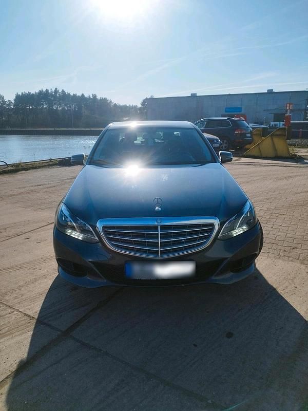 Gebraucht Mercedes E200 136 PS (100 kW) 2014 Silber Limousine